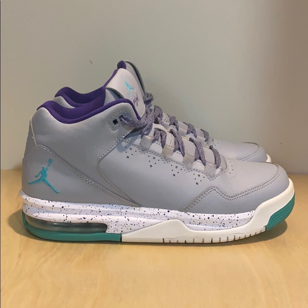 718075800 Jordan Flight Origin 2 Grey girls sz 5.5
